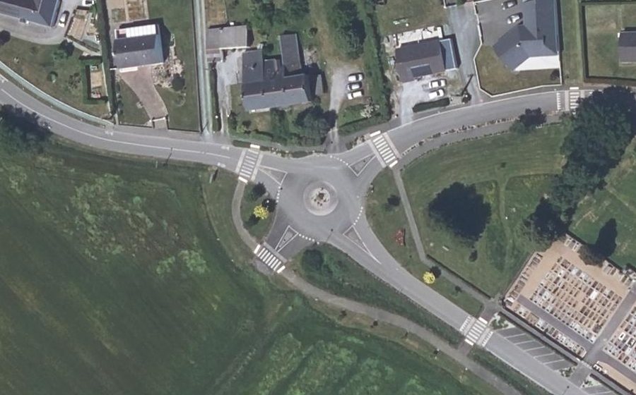 Vue aérienne du Rond-point anonyme n°722736112