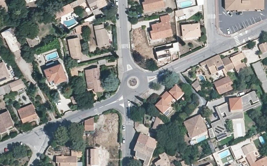 Vue aérienne du Rond-point anonyme n°722857185