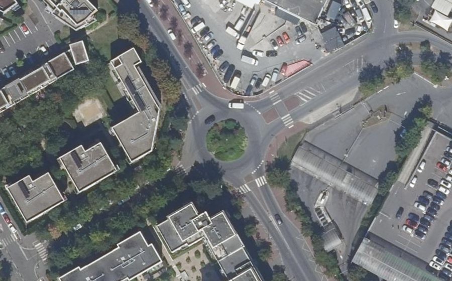 Vue aérienne du Rond-point anonyme n°723571114