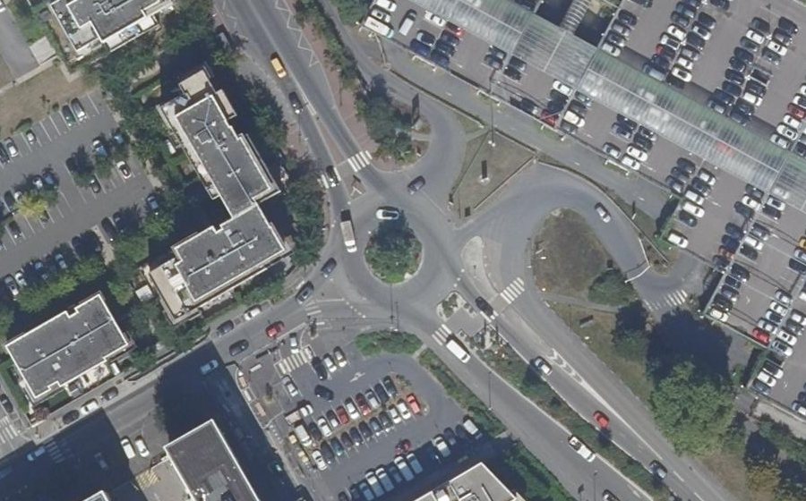 Vue aérienne du Rond-point anonyme n°723571117