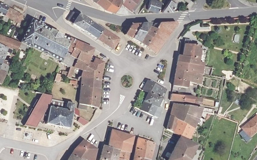 Vue aérienne du Rond-point anonyme n°723706686