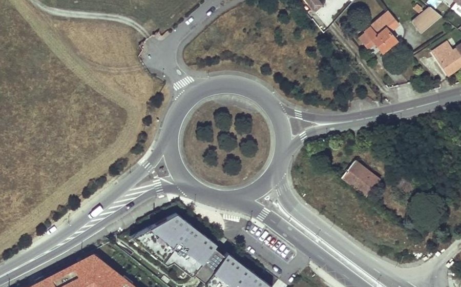 Vue aérienne du Rond-point anonyme n°7237949