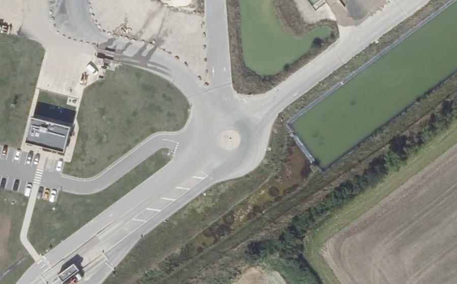 Vue aérienne du Rond-point anonyme n°723891183