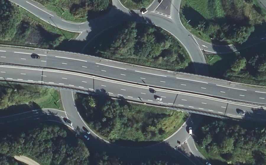 Vue aérienne du Rond-point anonyme n°724127075