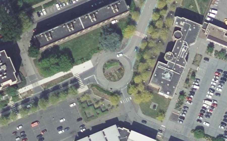 Vue aérienne du Rond-point anonyme n°724605850
