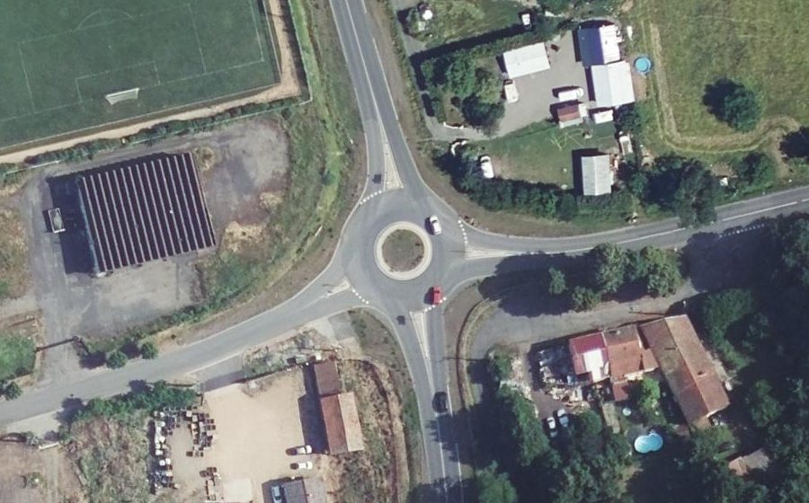 Vue aérienne du Rond-point anonyme n°727484907