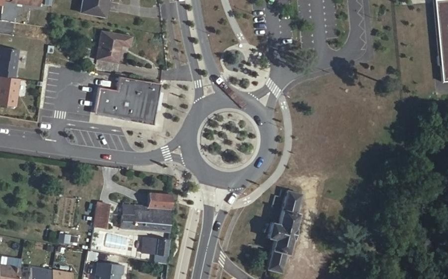 Vue aérienne du Rond-point anonyme n°729004362