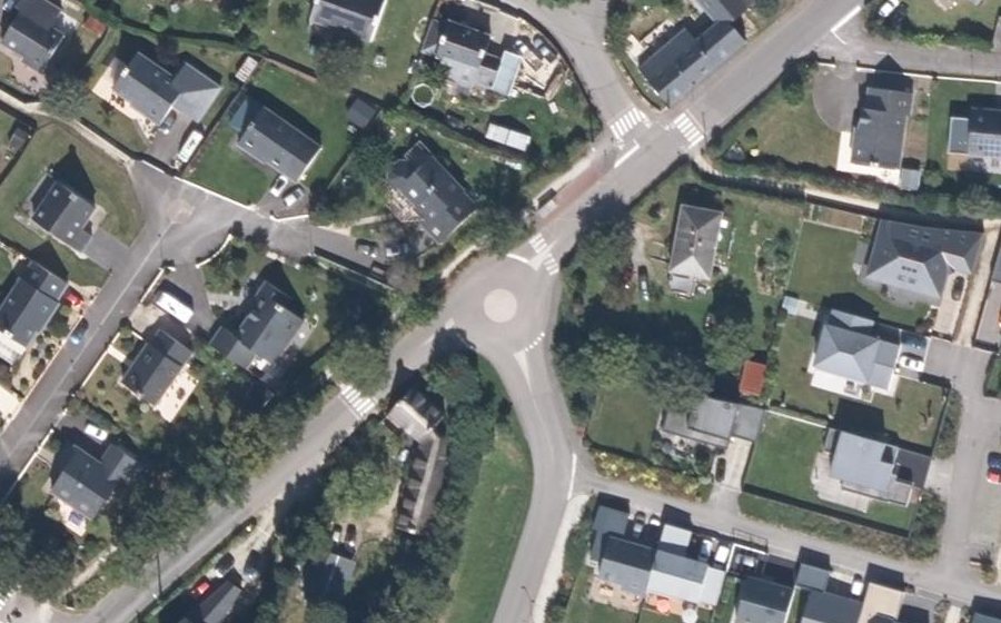 Vue aérienne du Rond-point anonyme n°729191162