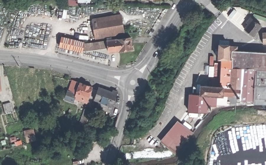 Vue aérienne du Rond-point anonyme n°72921790