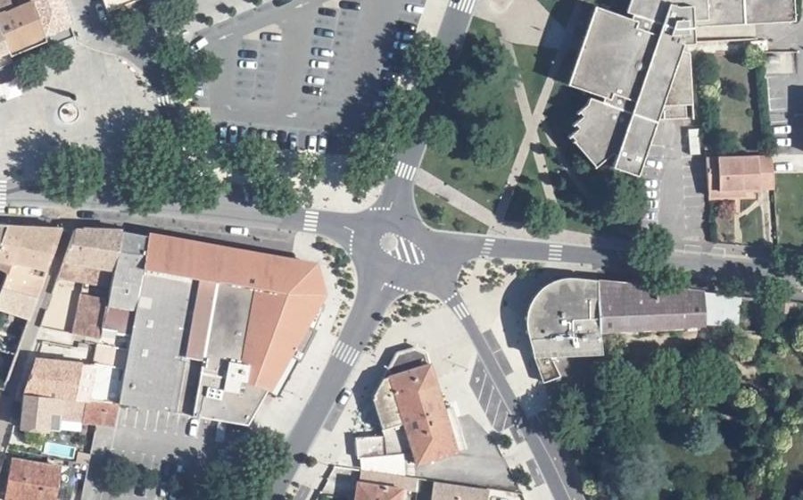 Vue aérienne du Rond-point anonyme n°729507877