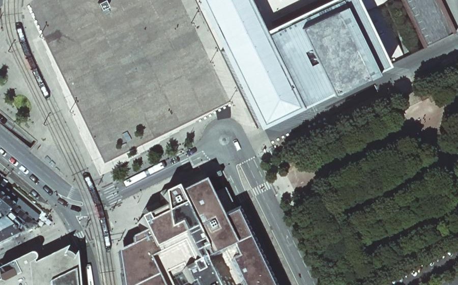 Vue aérienne du Rond-point anonyme n°729924861
