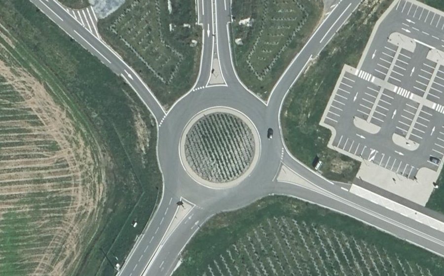 Vue aérienne du Rond-point anonyme n°730018906