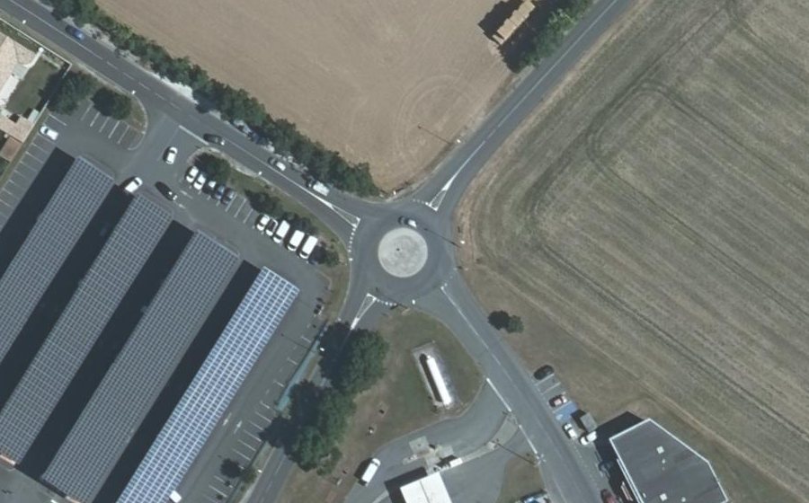 Vue aérienne du Rond-point anonyme n°73030102