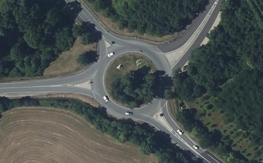 Vue aérienne du Rond-point anonyme n°73040082