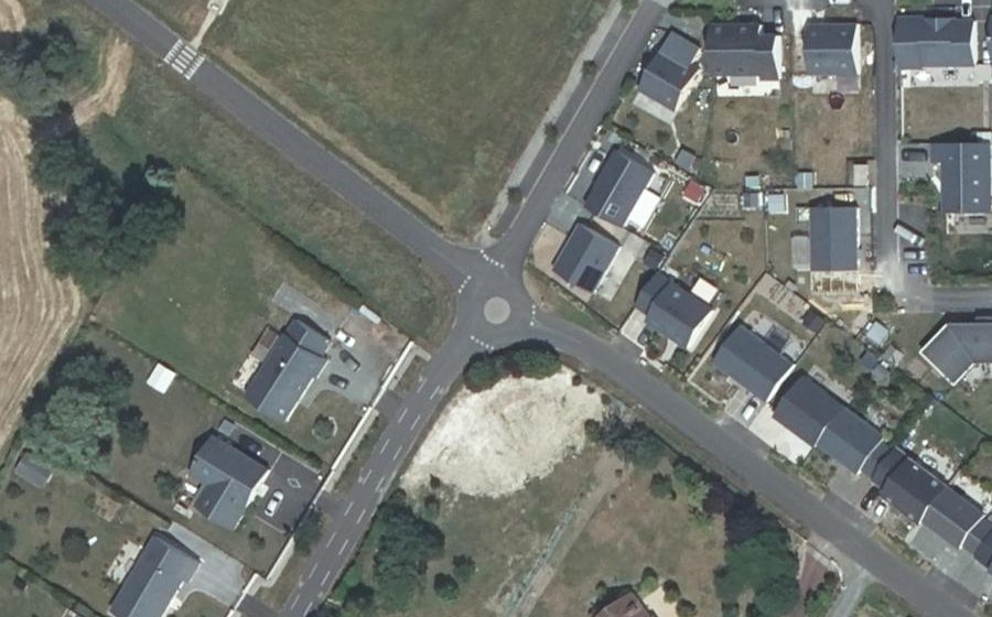 Vue aérienne du Rond-point anonyme n°730656950