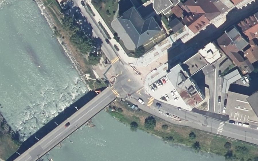 Vue aérienne du Rond-point anonyme n°731599098
