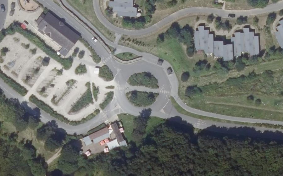 Vue aérienne du Rond-point anonyme n°731600859