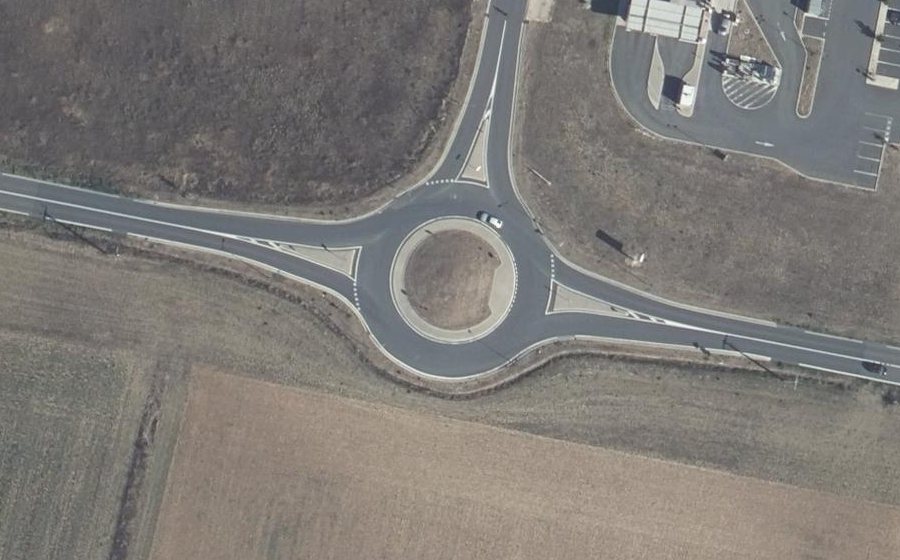 Vue aérienne du Rond-point anonyme n°731893397