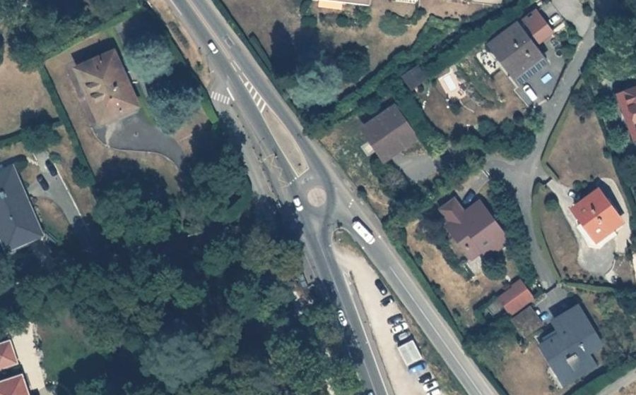 Vue aérienne du Rond-point anonyme n°732580057