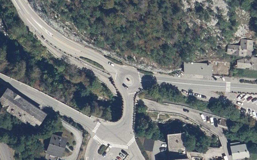 Vue aérienne du Route des Grandes Alpes