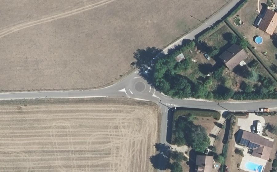 Vue aérienne du Rond-point anonyme n°732751343