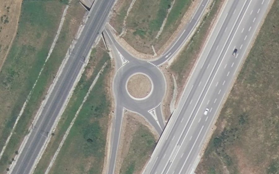 Vue aérienne du Rond-point anonyme n°733003570