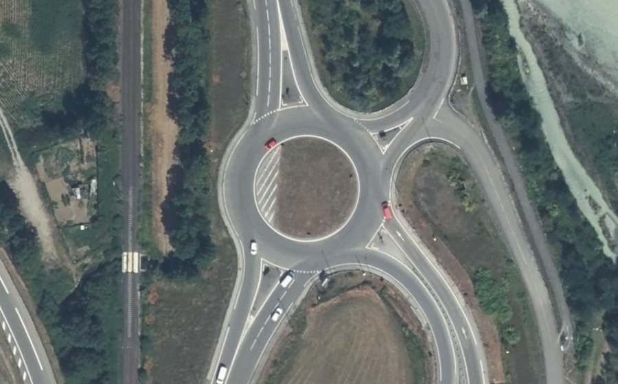 Vue aérienne du Rond-point anonyme n°733227449