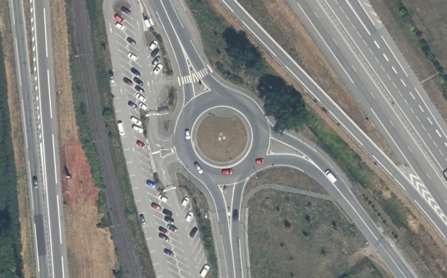 Vue aérienne du Rond-point anonyme n°733227453