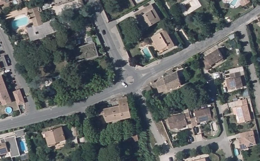 Vue aérienne du Rond-point anonyme n°733832297