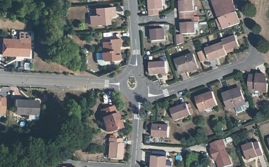 Vue aérienne du Rond-point anonyme n°733945421