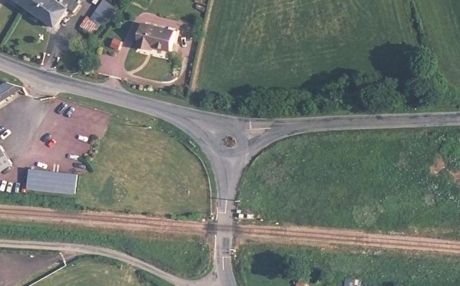 Vue aérienne du Rond-point anonyme n°735127193