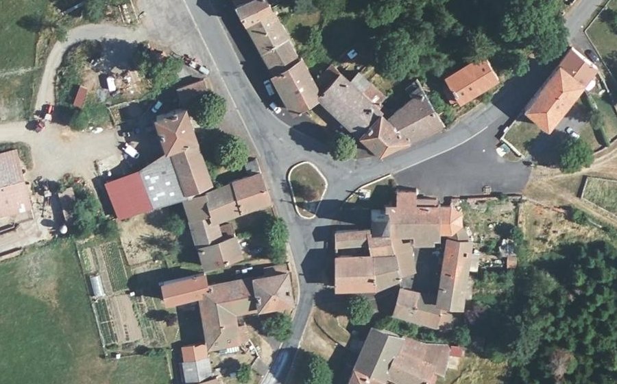 Vue aérienne du Rond-point anonyme n°73534322