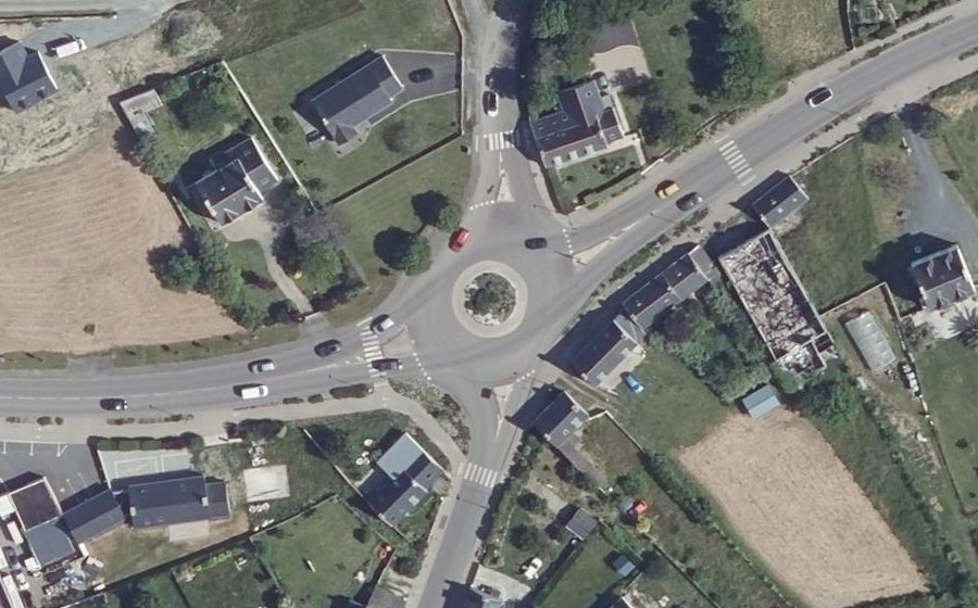 Vue aérienne du Rond-point anonyme n°73553642