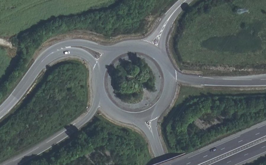 Vue aérienne du Rond-point anonyme n°73557276