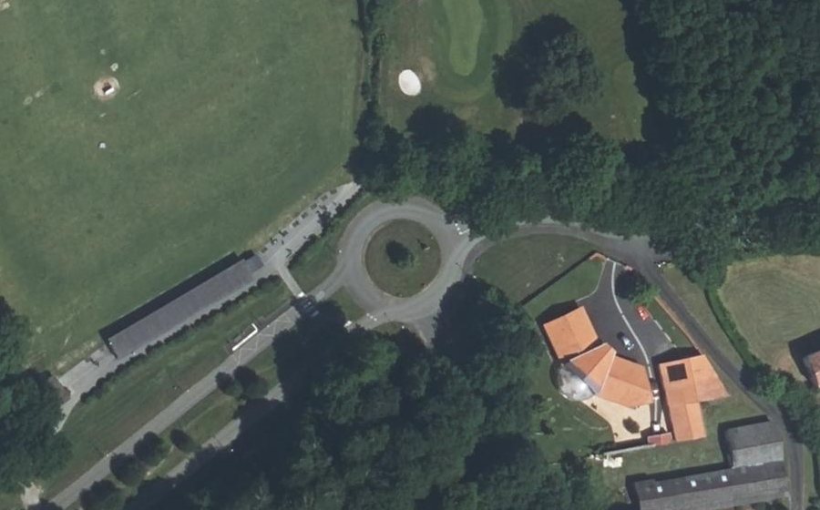 Vue aérienne du Rond-point anonyme n°73561015