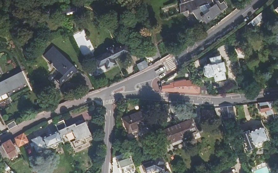 Vue aérienne du Rond-point anonyme n°736515780