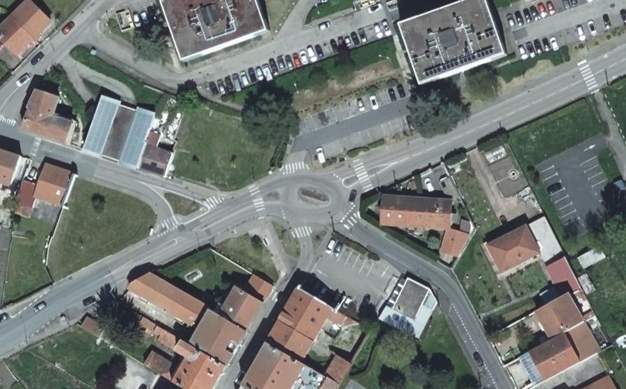 Vue aérienne du Rond-point anonyme n°737100692