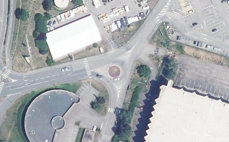 Vue aérienne du Rond-point anonyme n°7374596