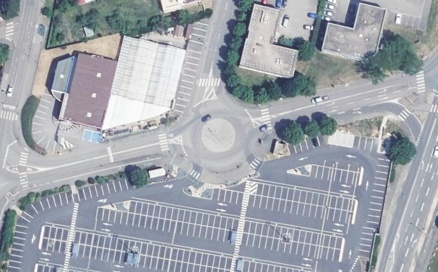Vue aérienne du Rond-point anonyme n°7374616