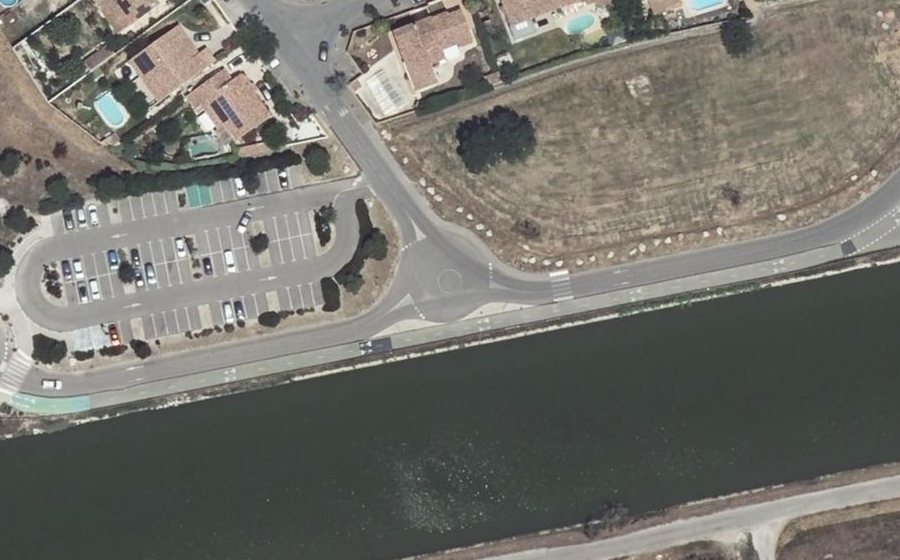 Vue aérienne du Rond-point anonyme n°737994993