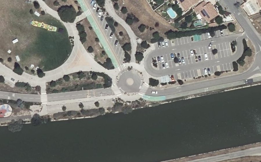Vue aérienne du Rond-point anonyme n°737995000