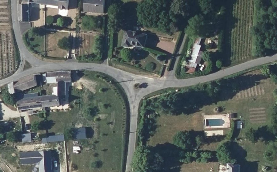 Vue aérienne du Rond-point anonyme n°738027408