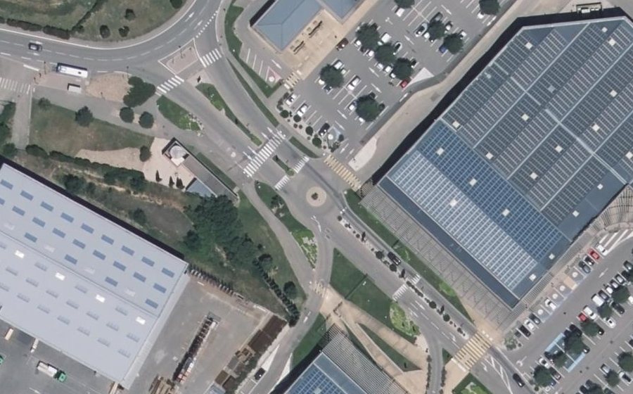Vue aérienne du Rond-point anonyme n°738062119