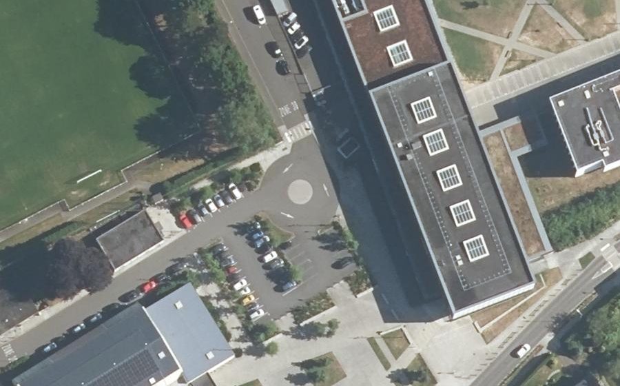 Vue aérienne du Rond-point anonyme n°738136732