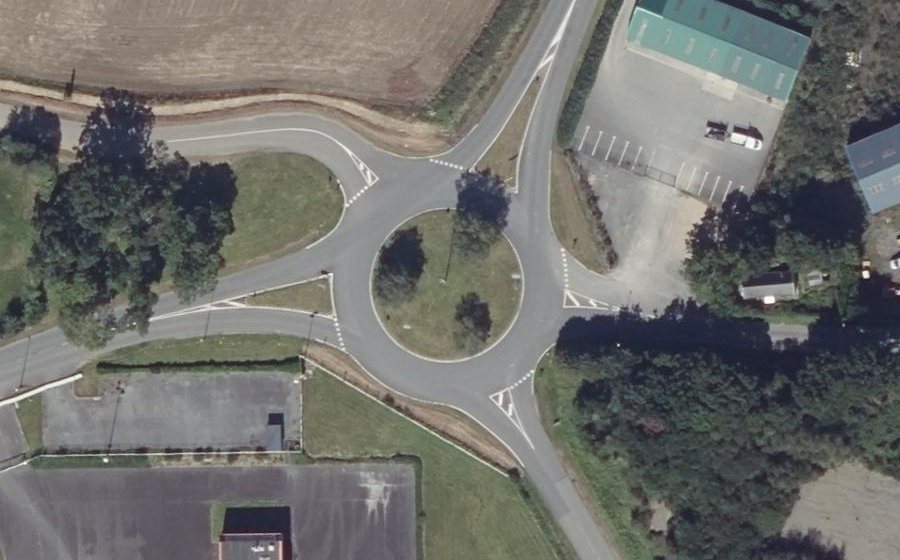 Vue aérienne du Rond-point anonyme n°73859597