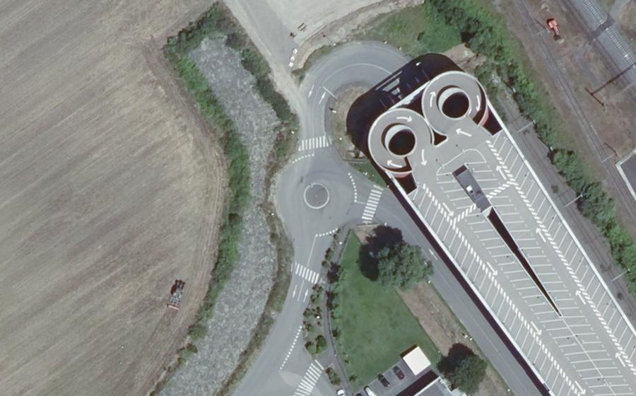 Vue aérienne du Rond-point anonyme n°738731044