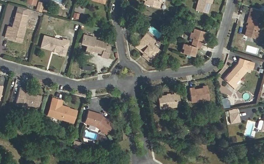 Vue aérienne du Rond-point anonyme n°73909962