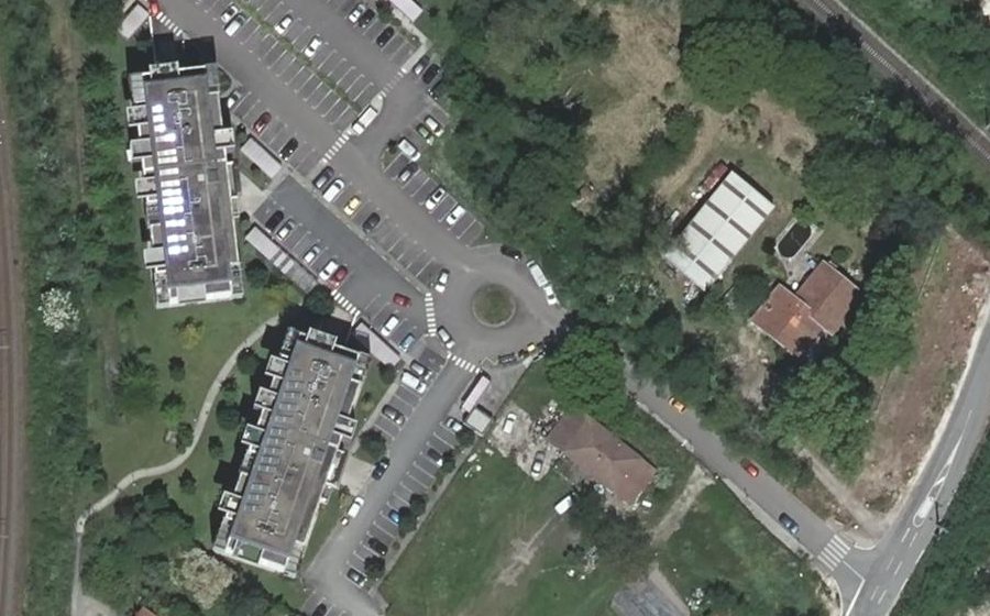 Vue aérienne du Rond-point anonyme n°739675441