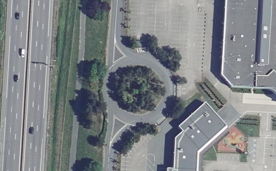 Vue aérienne du Rond-point anonyme n°74017157