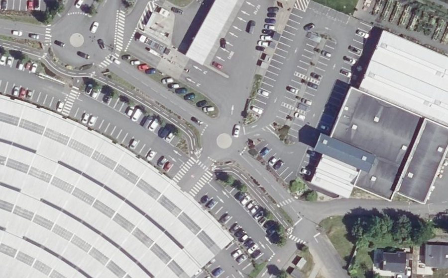 Vue aérienne du Rond-point anonyme n°740905818